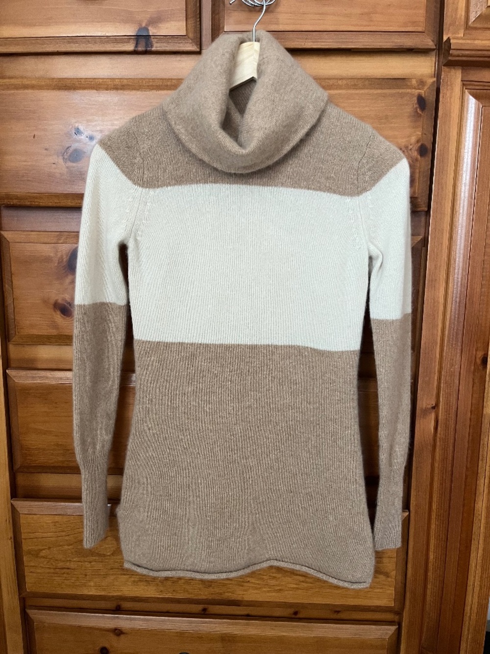 Athleta 100% Cashmere Turtleneck Sweater Women's size XS Beige